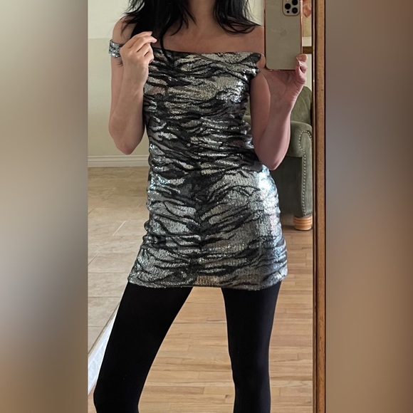 ASOS Sequined Formal Tiger Pattern Silver Dress / Top Sz 6 - Picture 2 of 7